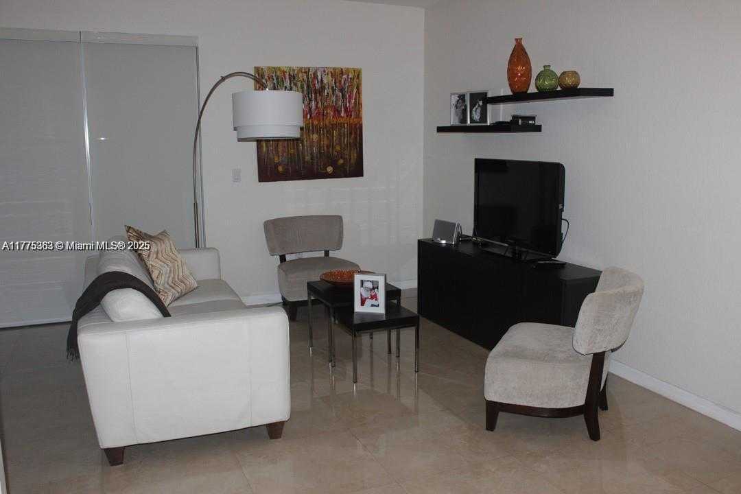 Small Image of 15295 SOUTH WEST 91ST #15295, Miami Number 6
