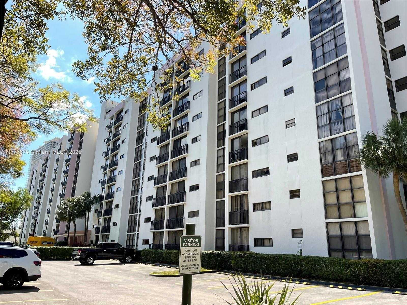 Small Image of 16909 NORTH BAY RD #107, Sunny Isles Beach Number 2