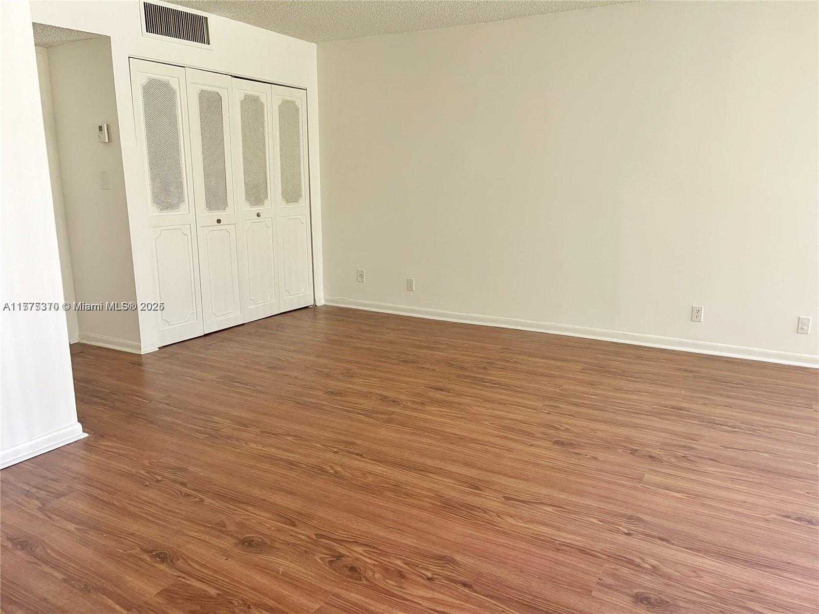 Small Image of 16909 NORTH BAY RD #107, Sunny Isles Beach Number 4