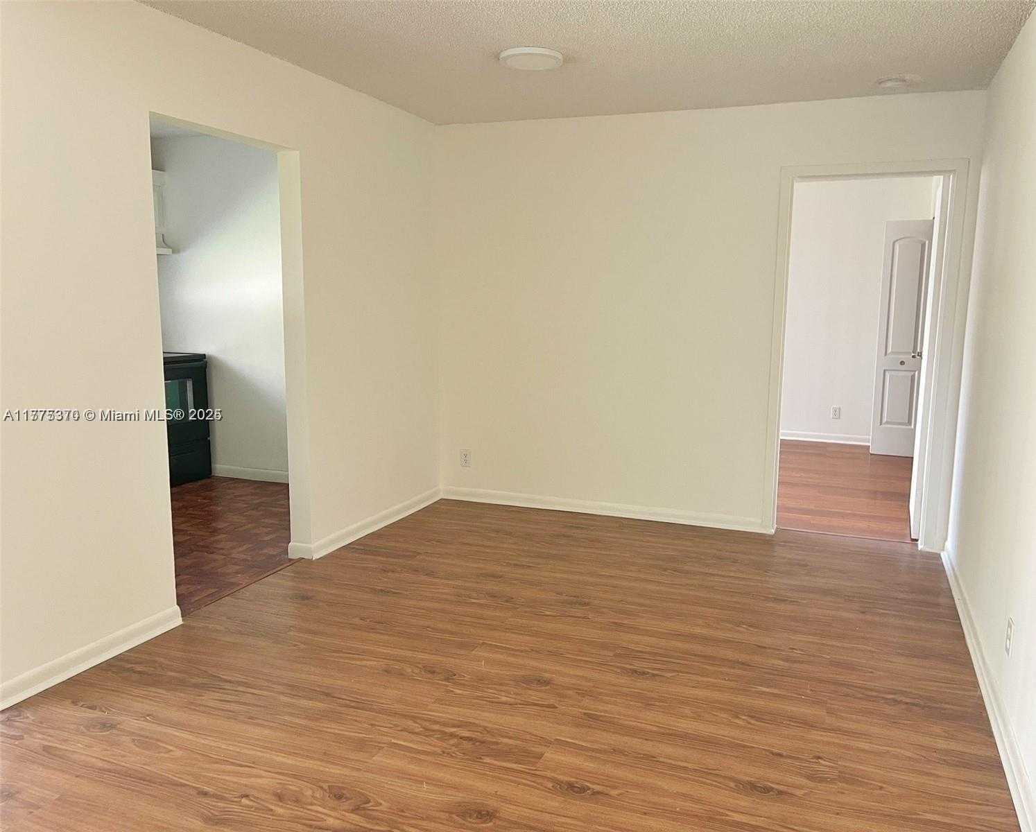 Small Image of 16909 NORTH BAY RD #107, Sunny Isles Beach Number 5