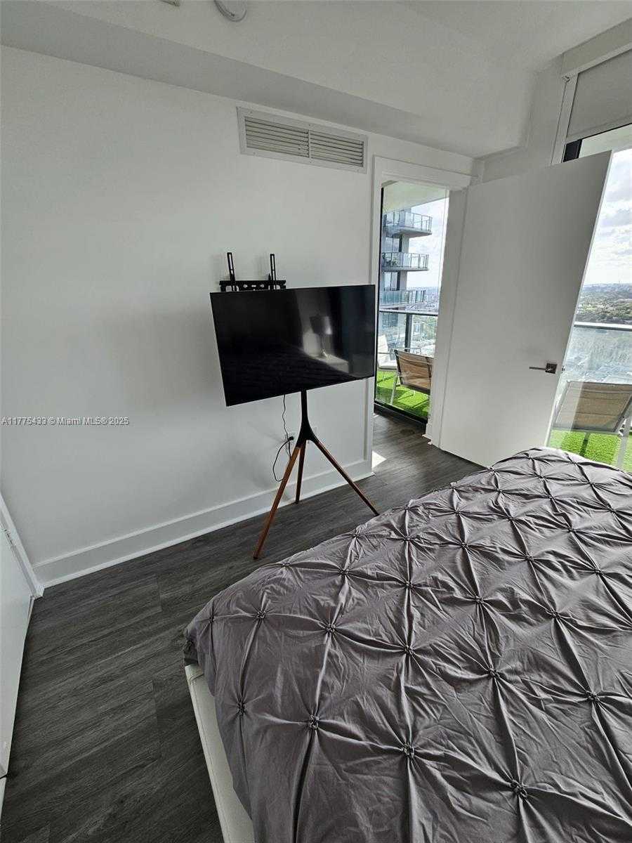 Small Image of 121 NORTH EAST 34 ST #2511, Miami Number 17