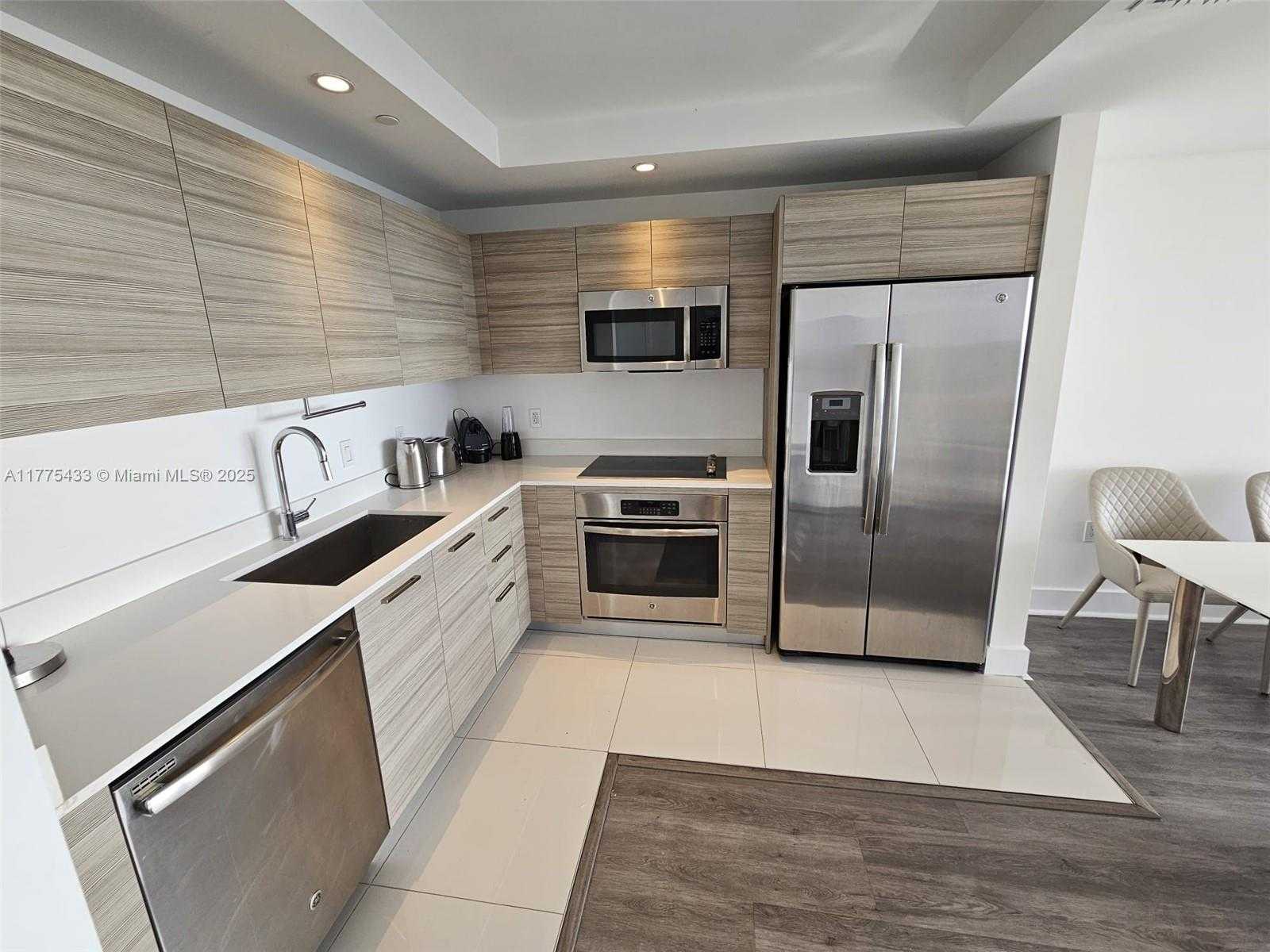 Small Image of 121 NORTH EAST 34 ST #2511, Miami Number 6