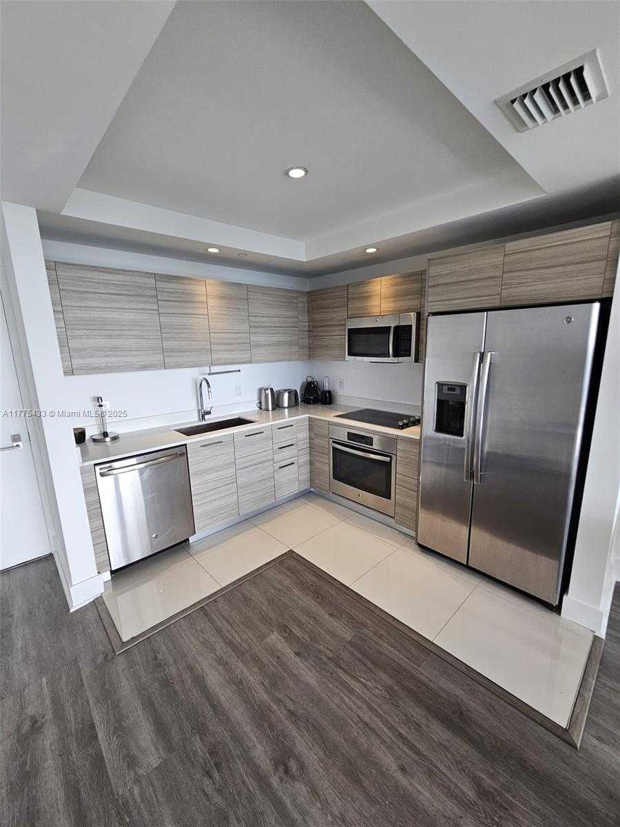 Small Image of 121 NORTH EAST 34 ST #2511, Miami Number 7