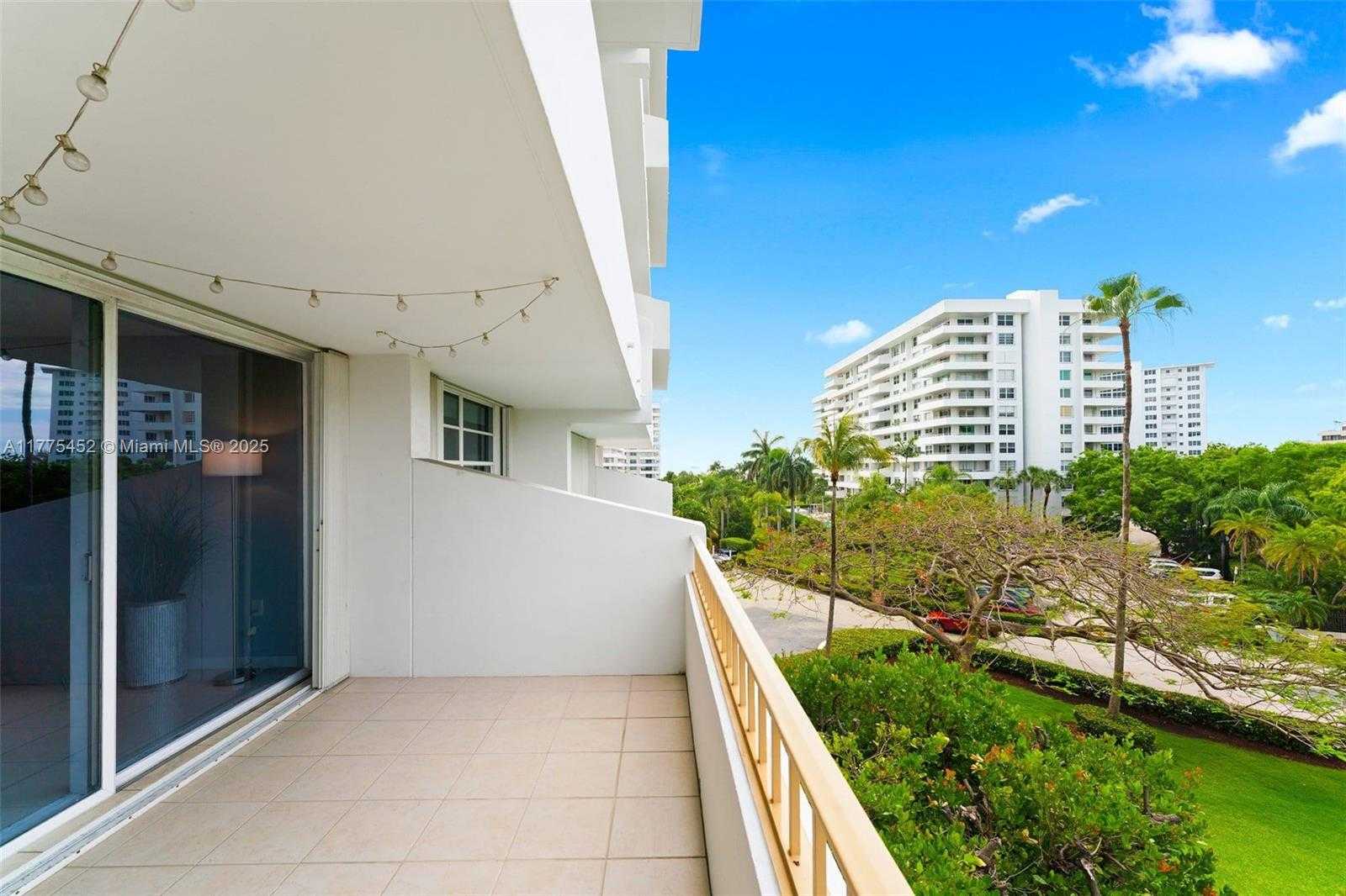 Small Image of 155 OCEAN LANE DR #407, Key Biscayne Number 20