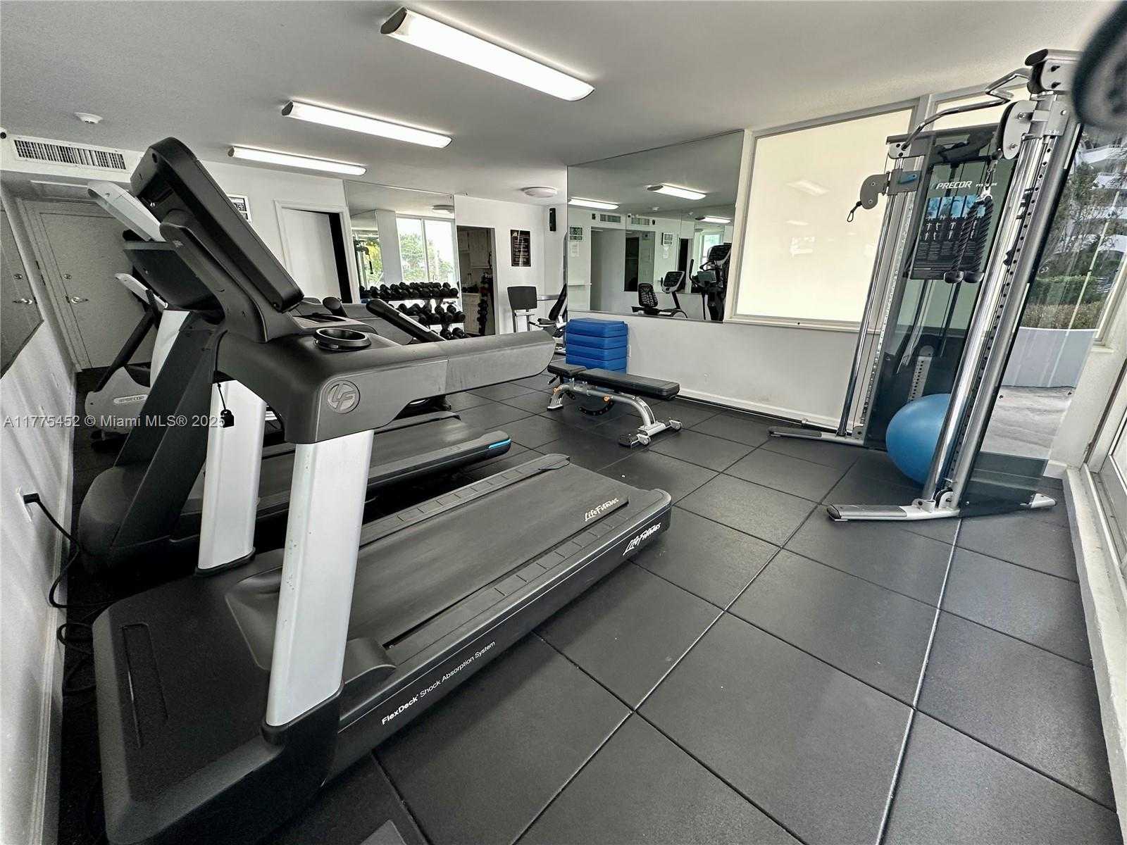 Small Image of 155 OCEAN LANE DR #407, Key Biscayne Number 23