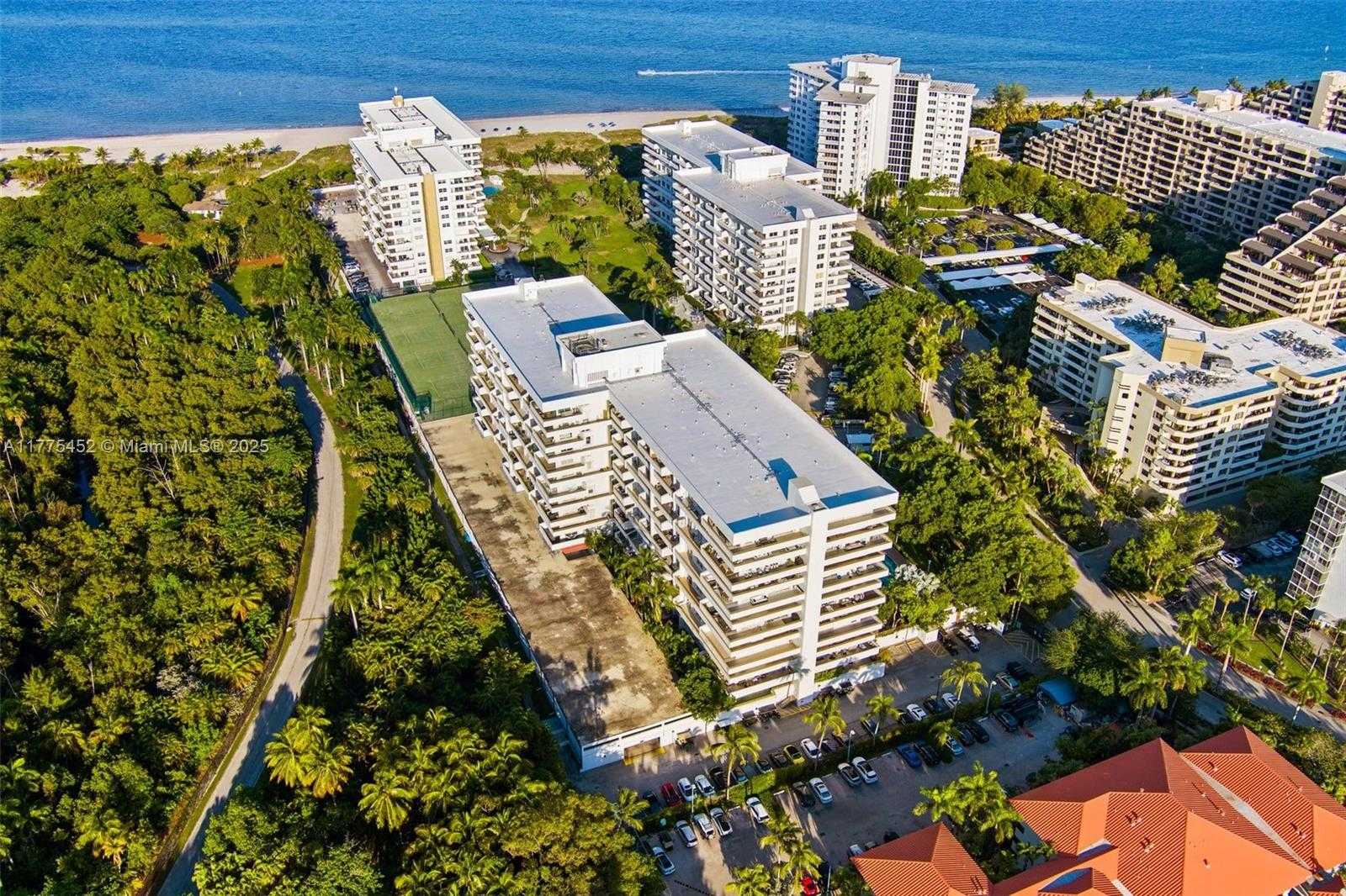 Small Image of 155 OCEAN LANE DR #407, Key Biscayne Number 24