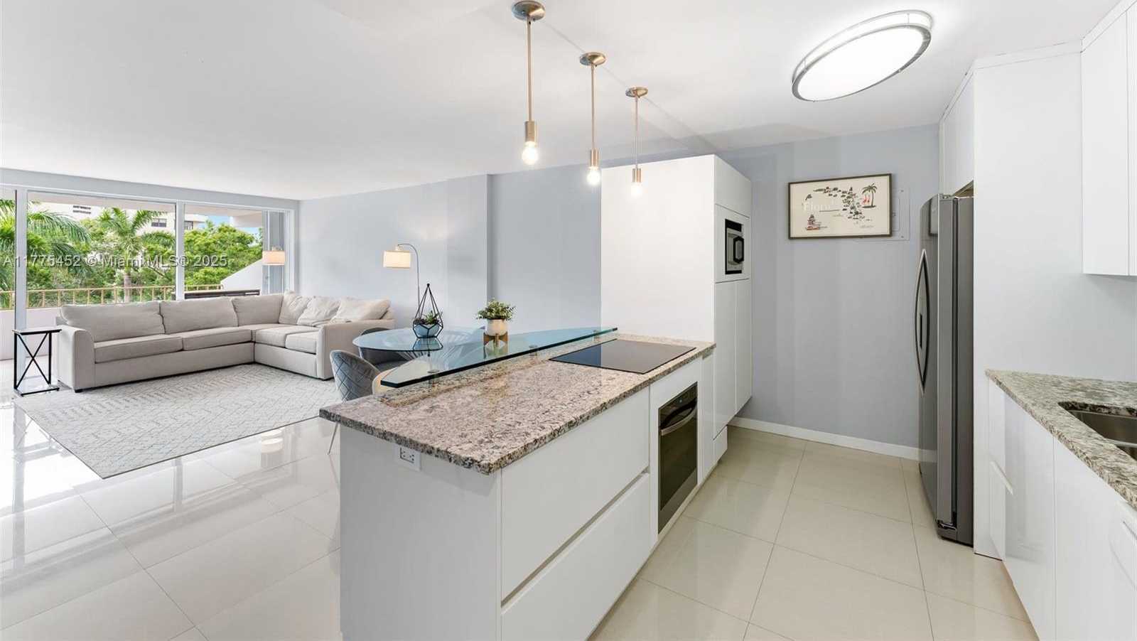 Small Image of 155 OCEAN LANE DR #407, Key Biscayne Number 4