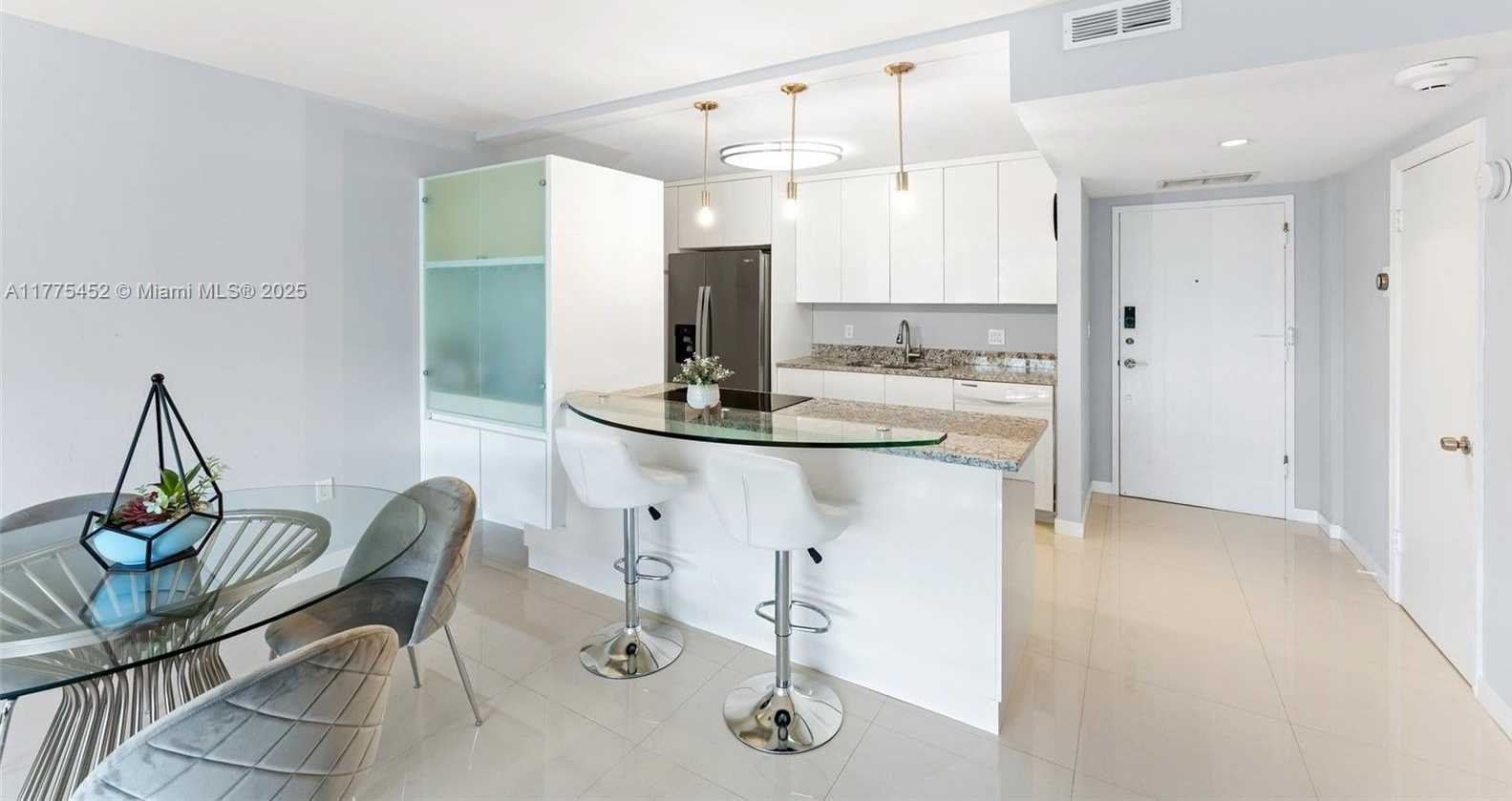 Small Image of 155 OCEAN LANE DR #407, Key Biscayne Number 5