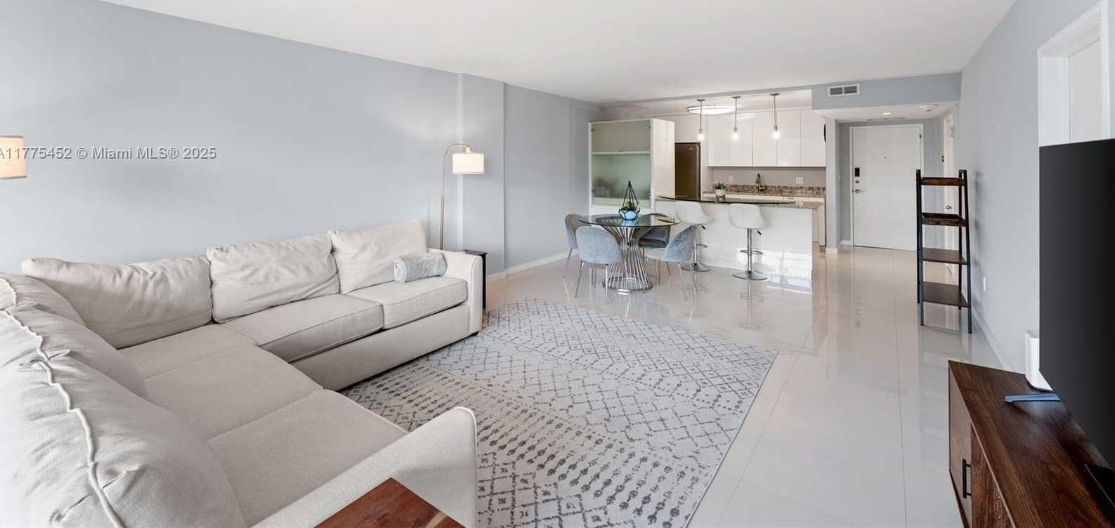 Small Image of 155 OCEAN LANE DR #407, Key Biscayne Number 6