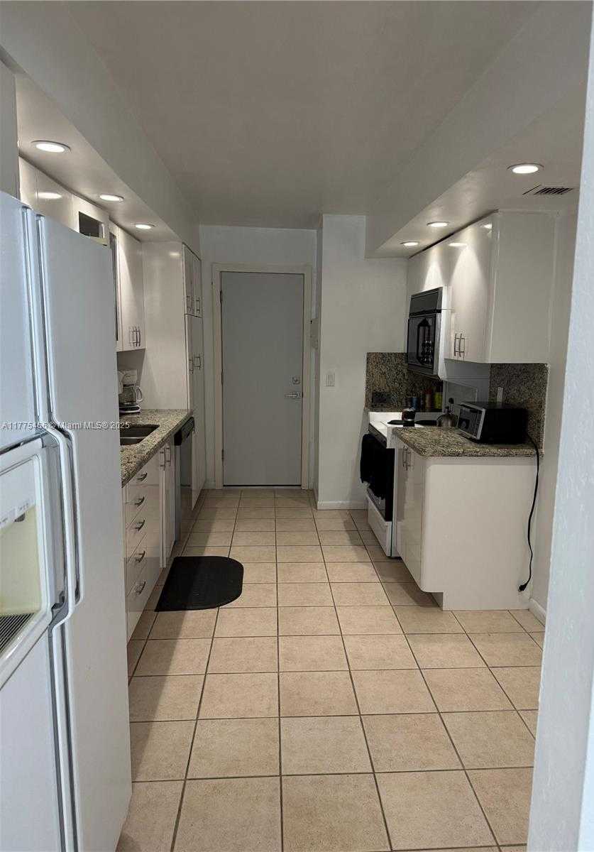Small Image of 1880 SOUTH OCEAN DR #308, Hallandale Beach Number 8