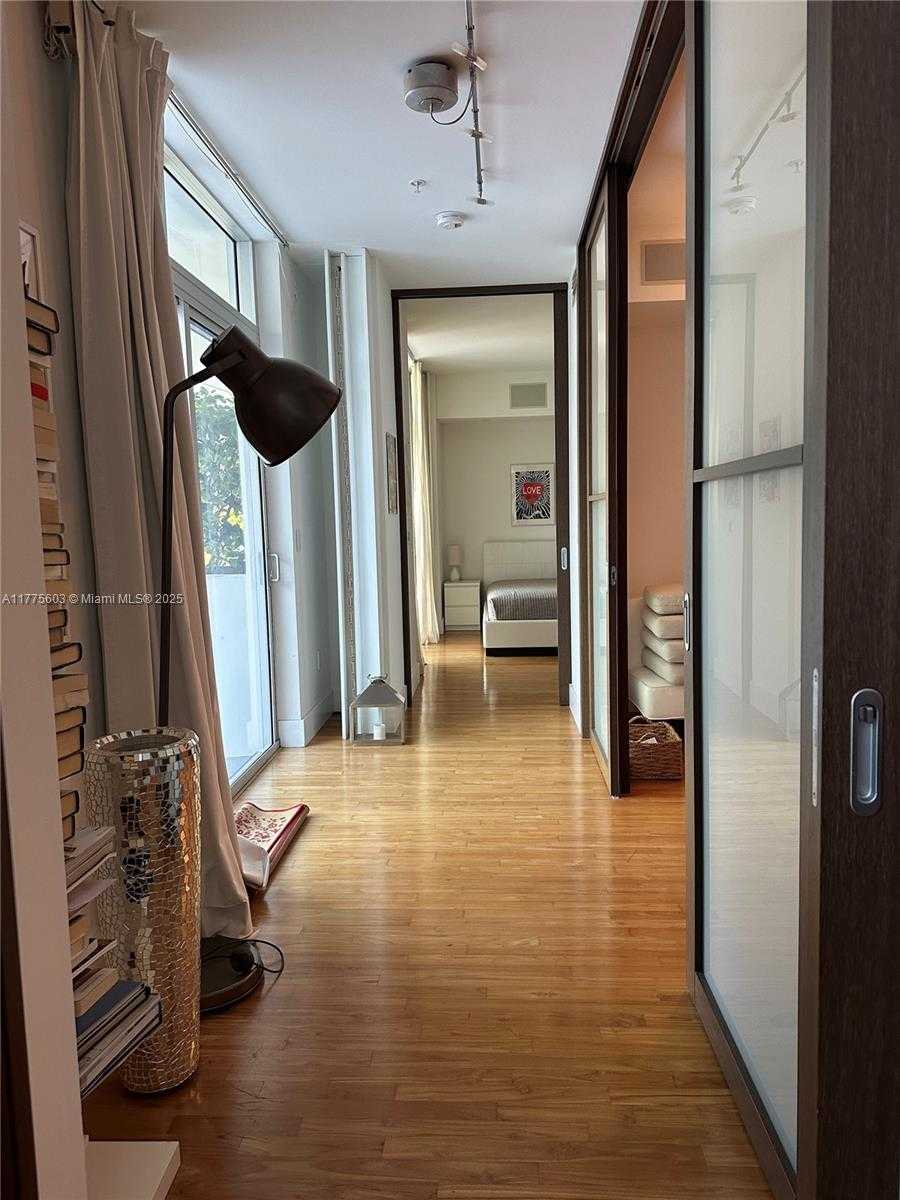 Small Image of 2001 MERIDIAN AVE #309, Miami Beach Number 21