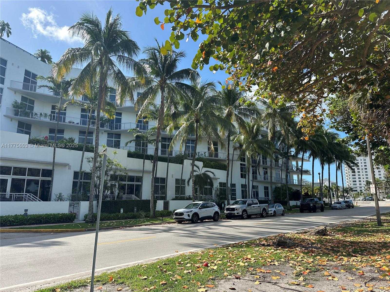 Small Image of 2001 MERIDIAN AVE #309, Miami Beach Number 4