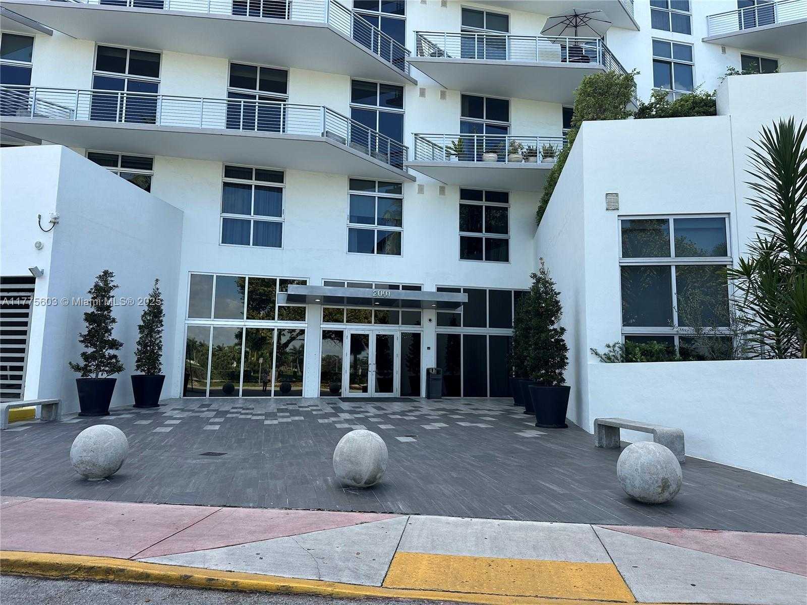 Small Image of 2001 MERIDIAN AVE #309, Miami Beach Number 5