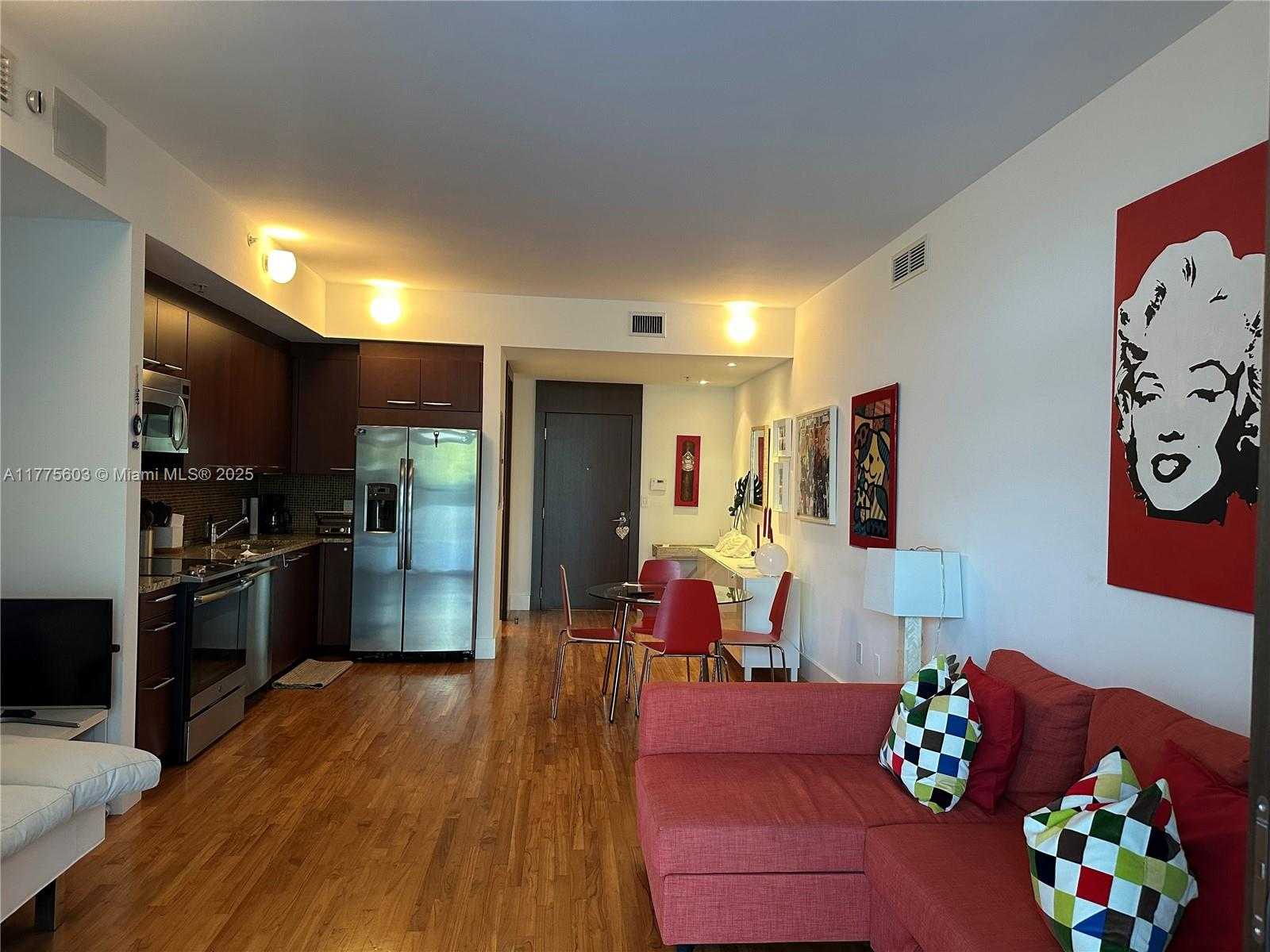 Small Image of 2001 MERIDIAN AVE #309, Miami Beach Number 8
