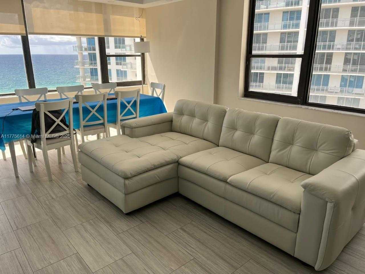 Small Image of 3505 #1421, Hollywood Number 4
