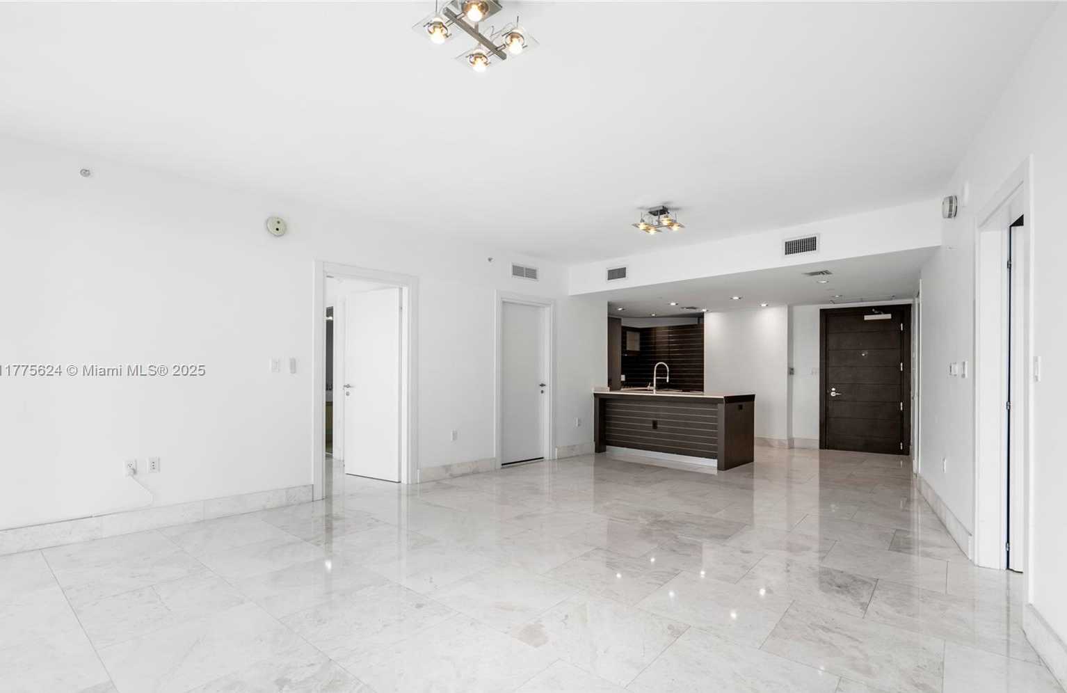 Small Image of 200 BISCAYNE BOULEVARD WAY #4004, Miami Number 12