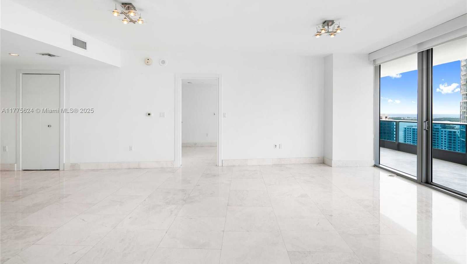 Small Image of 200 BISCAYNE BOULEVARD WAY #4004, Miami Number 16