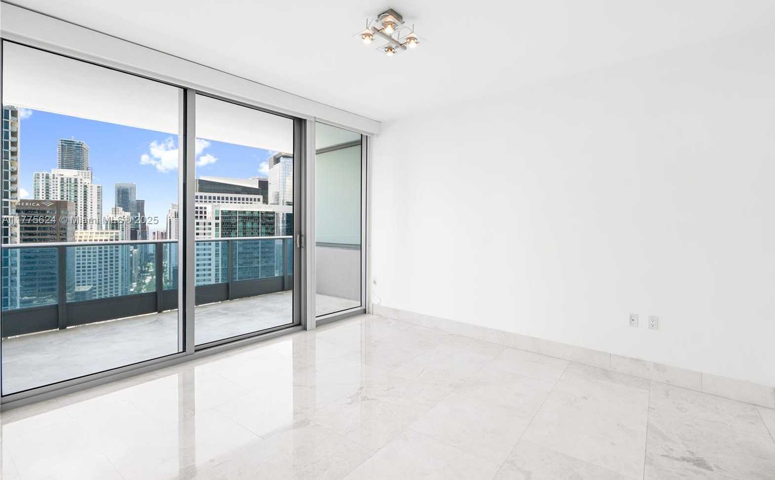Small Image of 200 BISCAYNE BOULEVARD WAY #4004, Miami Number 20