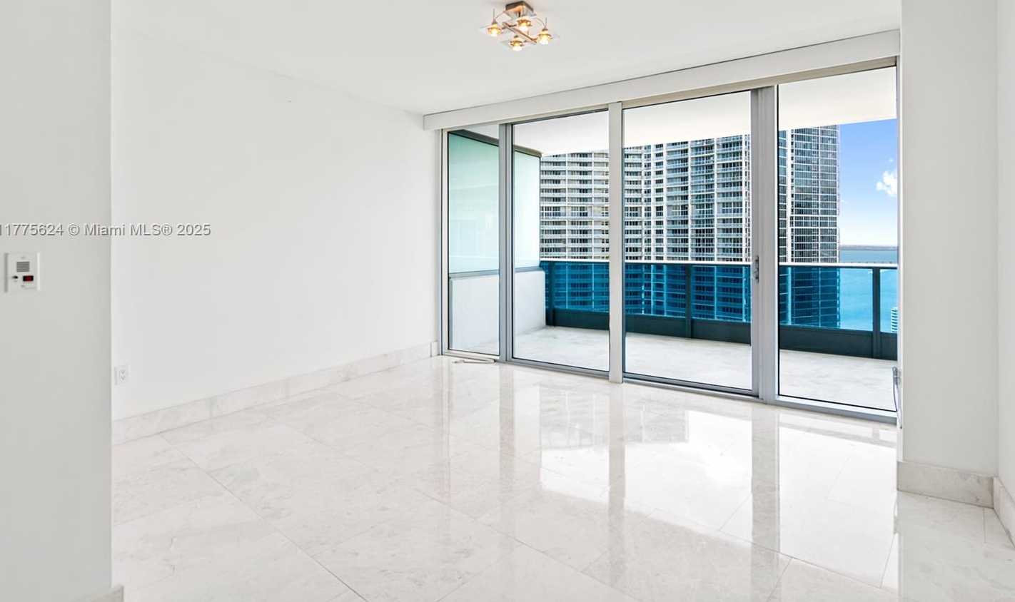 Small Image of 200 BISCAYNE BOULEVARD WAY #4004, Miami Number 28