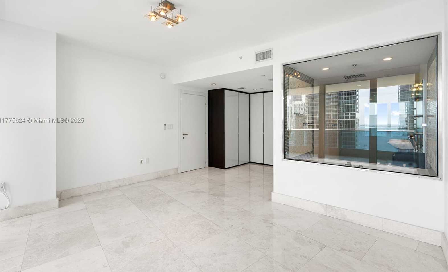 Small Image of 200 BISCAYNE BOULEVARD WAY #4004, Miami Number 32