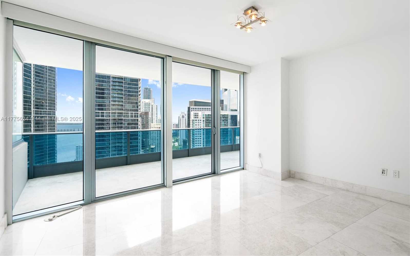 Small Image of 200 BISCAYNE BOULEVARD WAY #4004, Miami Number 33