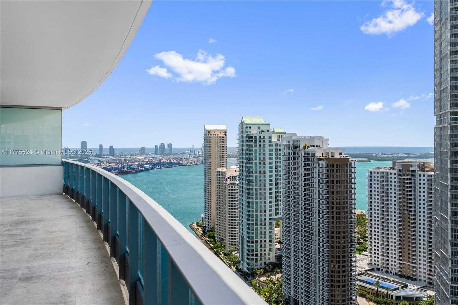 Small Image of 200 BISCAYNE BOULEVARD WAY #4004, Miami Number 41