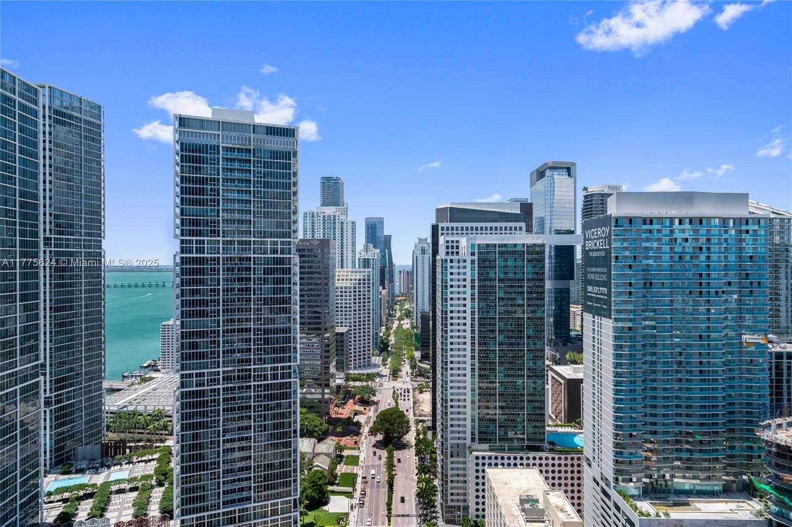 Small Image of 200 BISCAYNE BOULEVARD WAY #4004, Miami Number 42