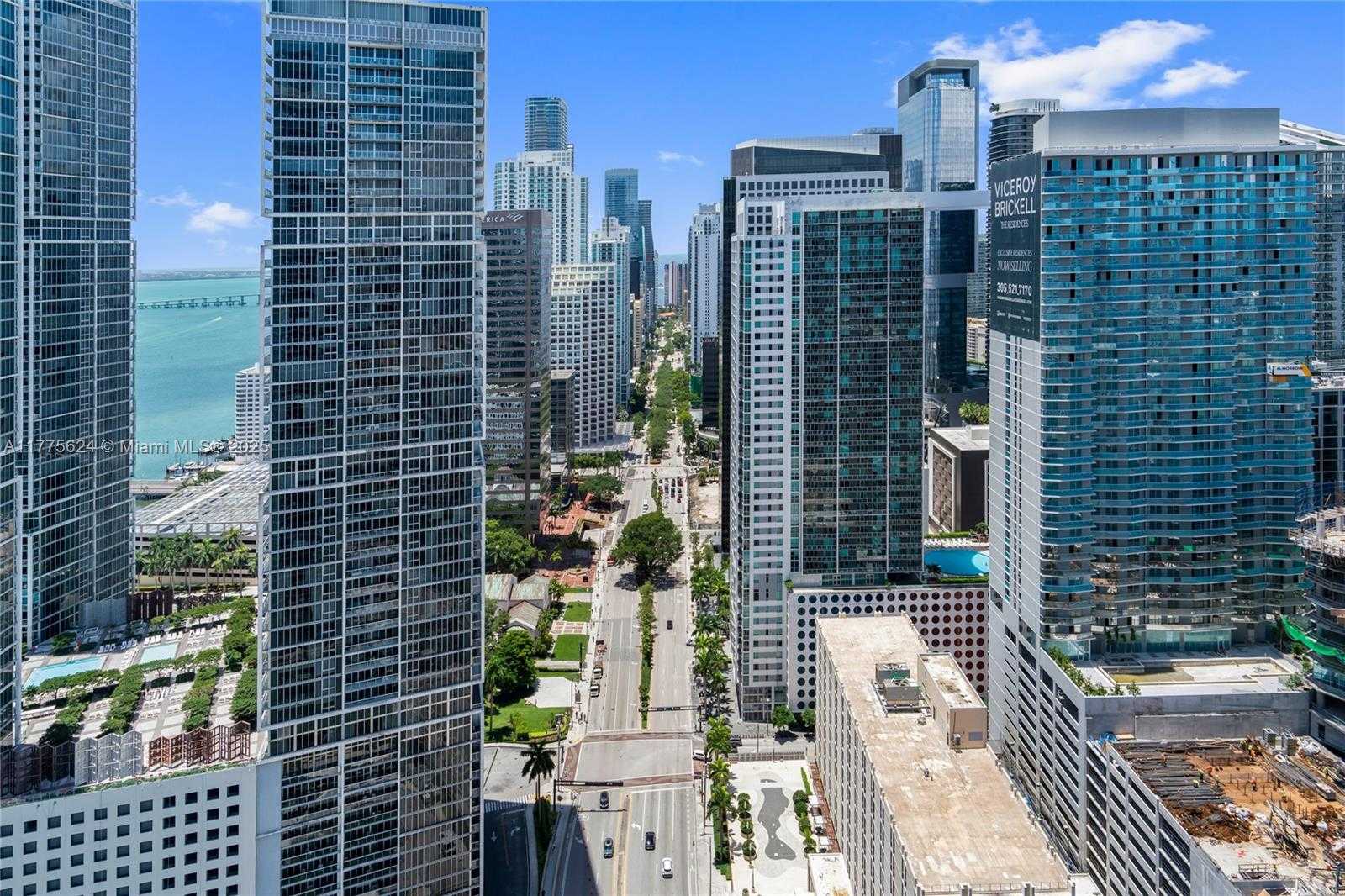 Small Image of 200 BISCAYNE BOULEVARD WAY #4004, Miami Number 43