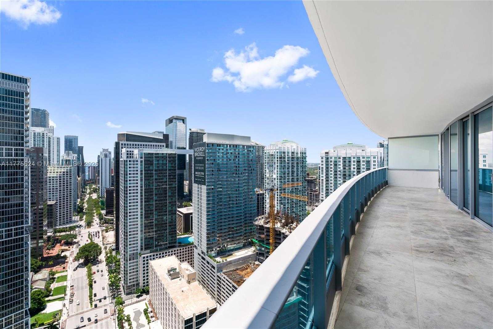 Small Image of 200 BISCAYNE BOULEVARD WAY #4004, Miami Number 46