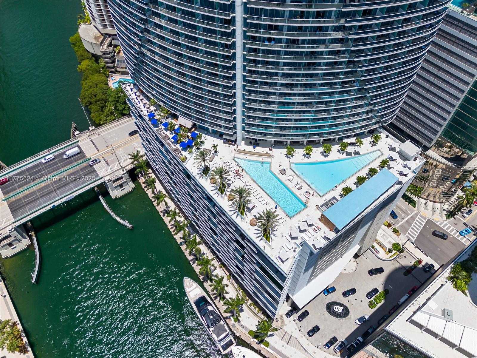 Small Image of 200 BISCAYNE BOULEVARD WAY #4004, Miami Number 50