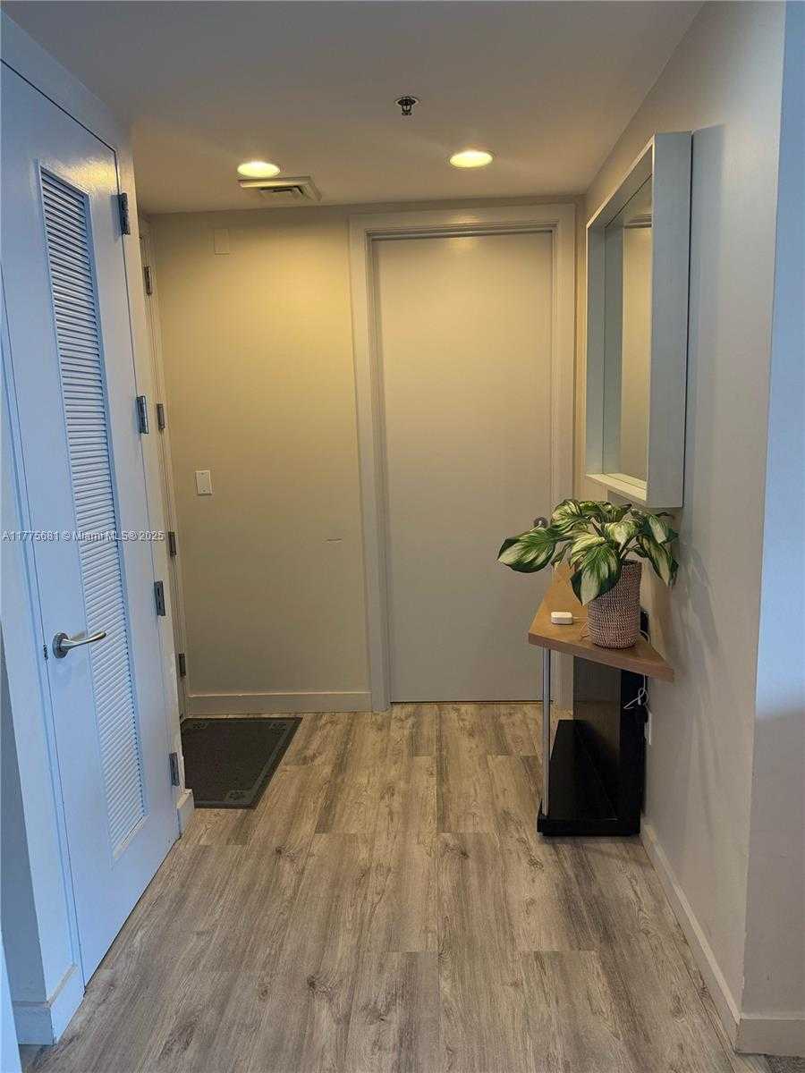 Small Image of 1395 BRICKELL AVE #2607, Miami Number 15