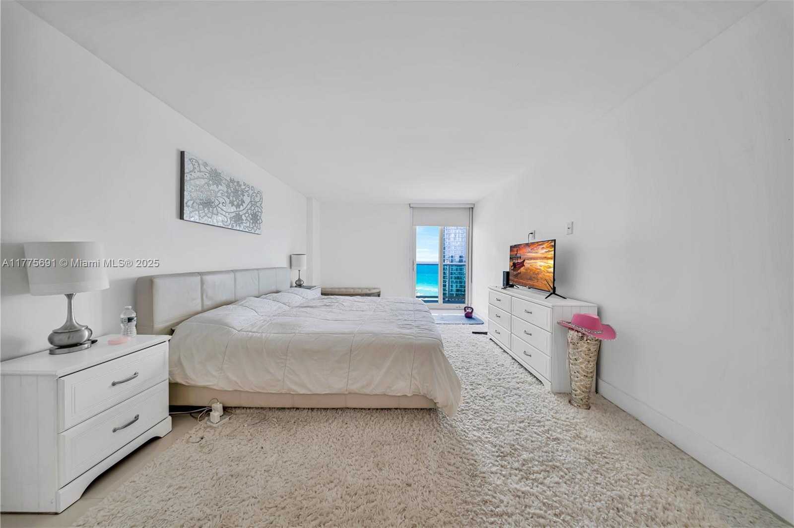 Small Image of 100 BAYVIEW DR #2014, Sunny Isles Beach Number 15