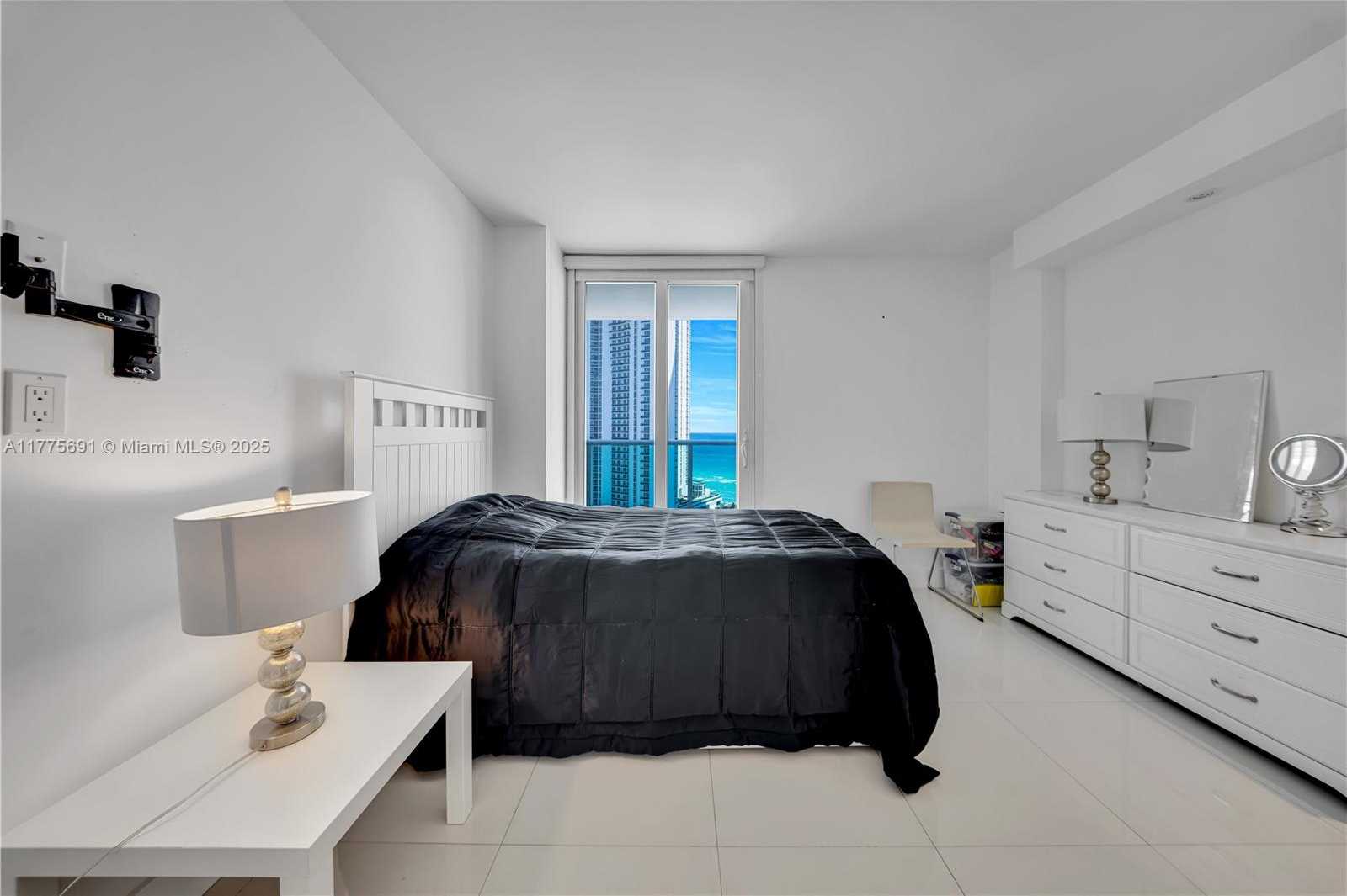 Small Image of 100 BAYVIEW DR #2014, Sunny Isles Beach Number 23