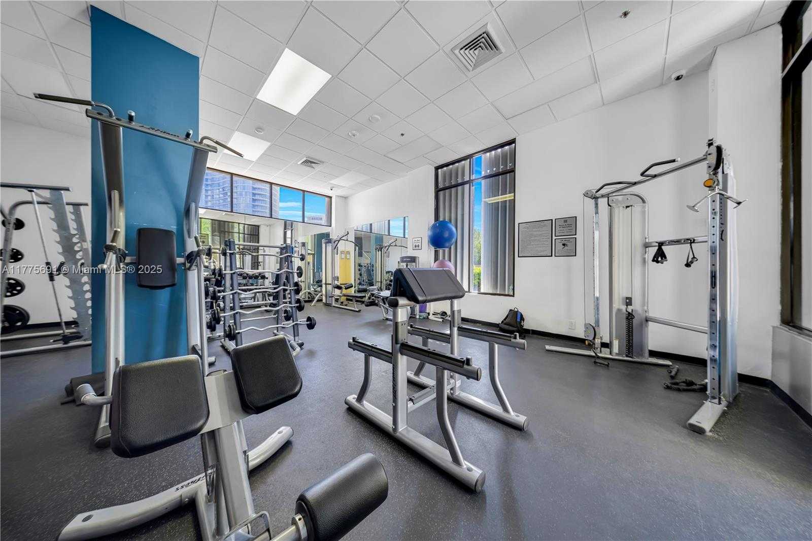 Small Image of 100 BAYVIEW DR #2014, Sunny Isles Beach Number 24
