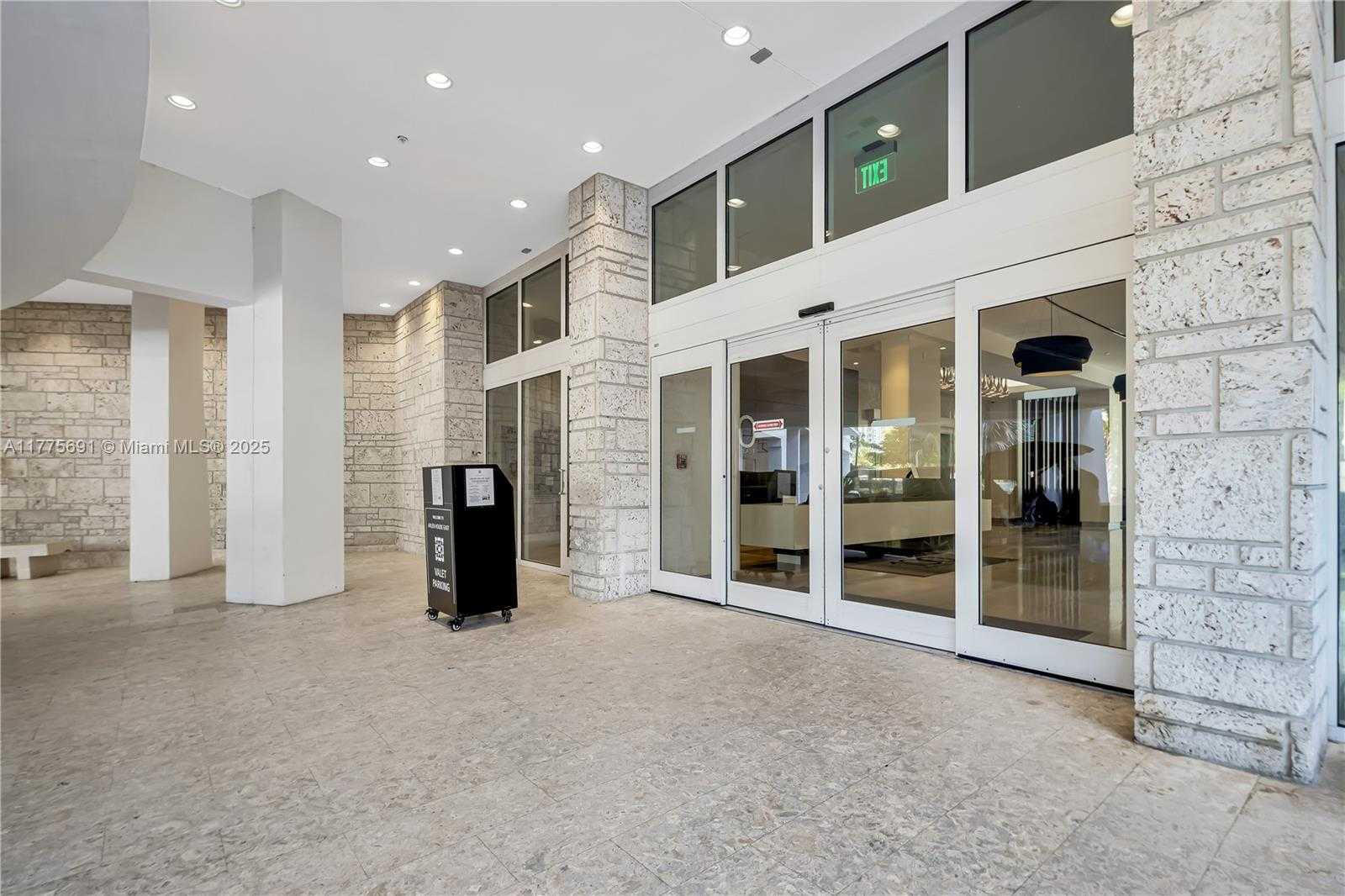 Small Image of 100 BAYVIEW DR #2014, Sunny Isles Beach Number 35
