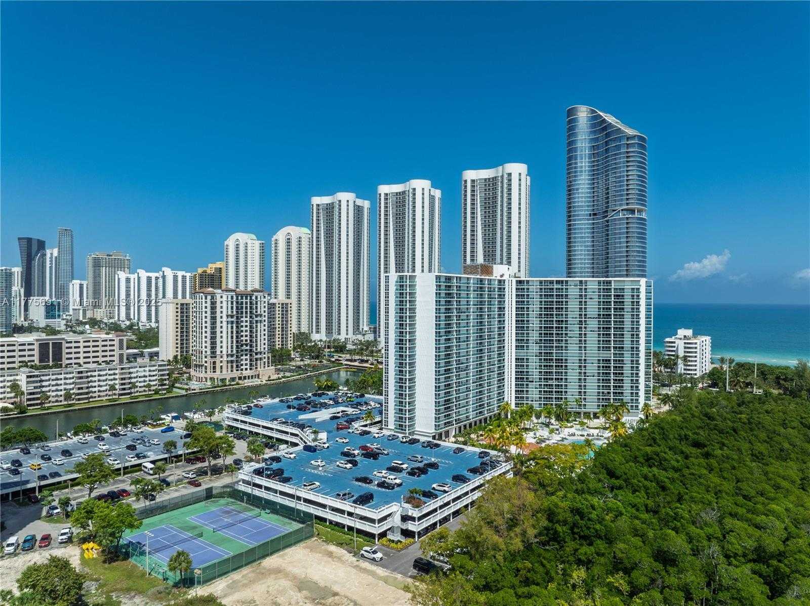 Small Image of 100 BAYVIEW DR #2014, Sunny Isles Beach Number 38