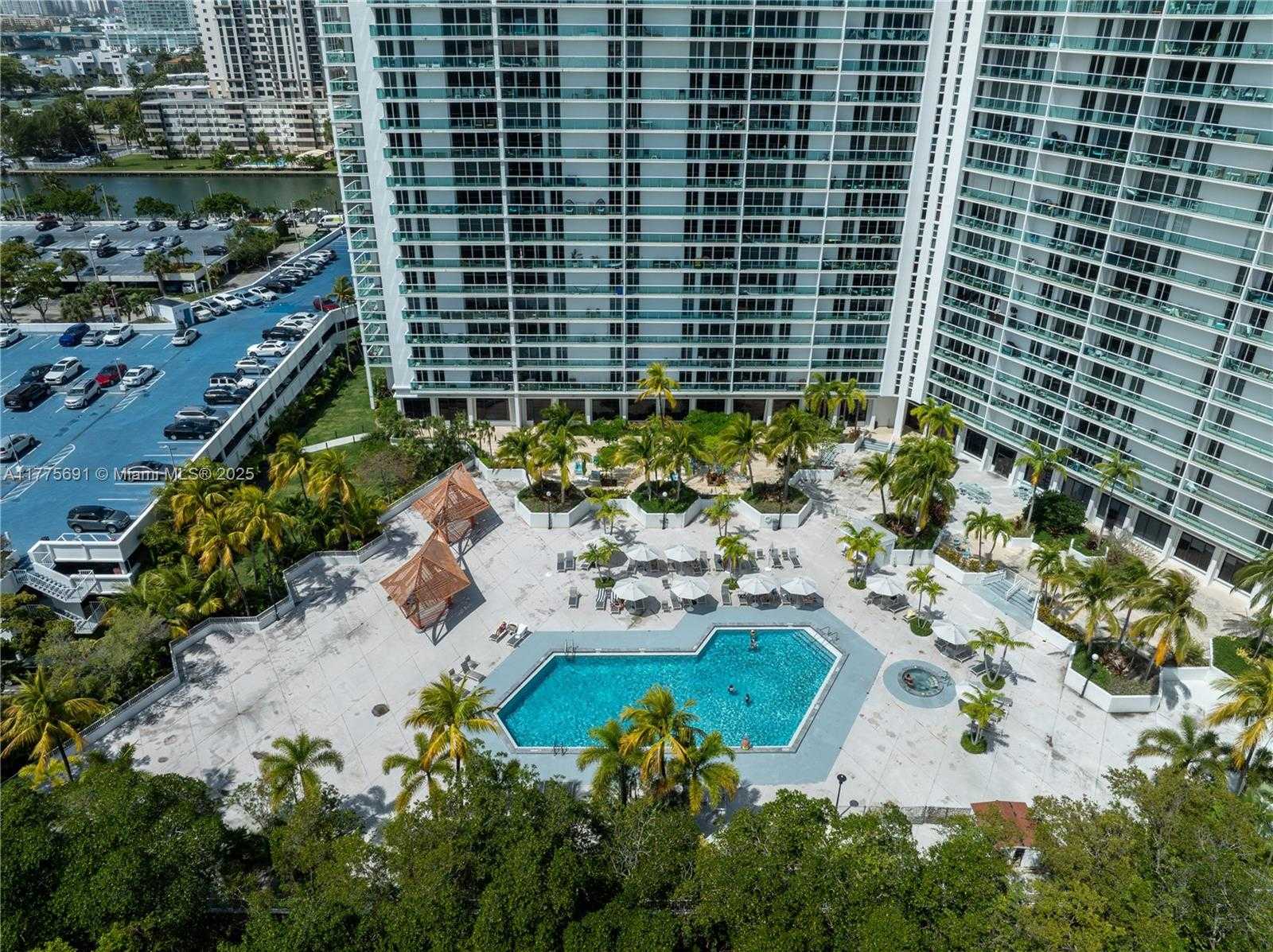 Small Image of 100 BAYVIEW DR #2014, Sunny Isles Beach Number 43