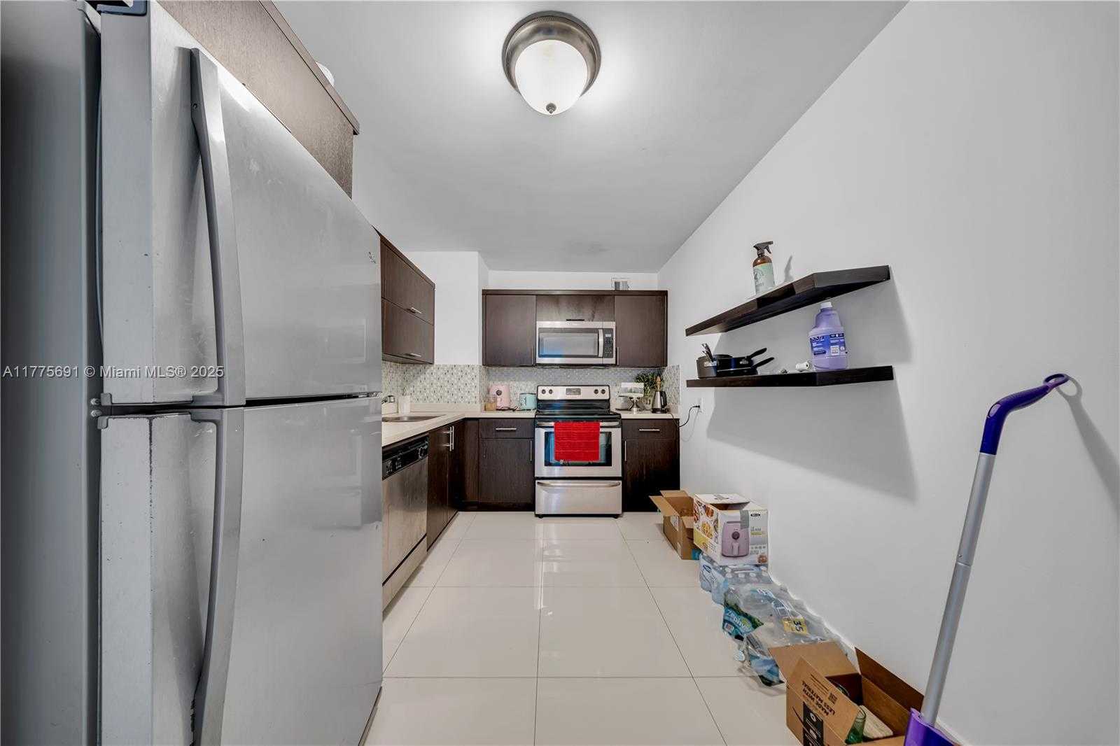Small Image of 100 BAYVIEW DR #2014, Sunny Isles Beach Number 9