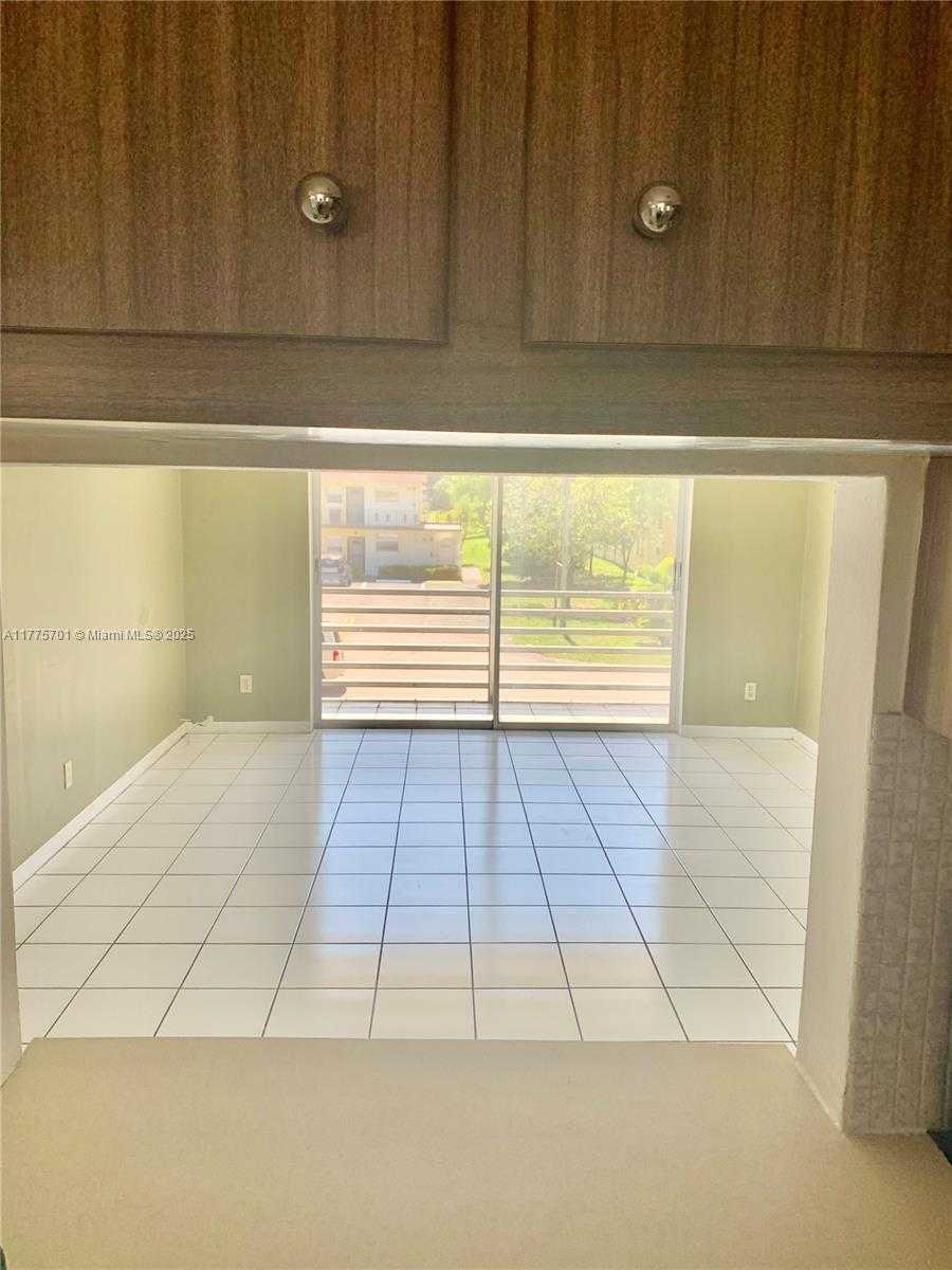 Small Image of 20201 NORTH EAST 29TH CT #D214, Aventura Number 9