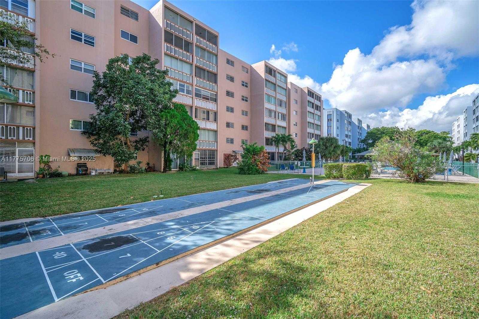 Small Image of 319 NORTH EAST 14TH AVE #202, Hallandale Beach Number 18