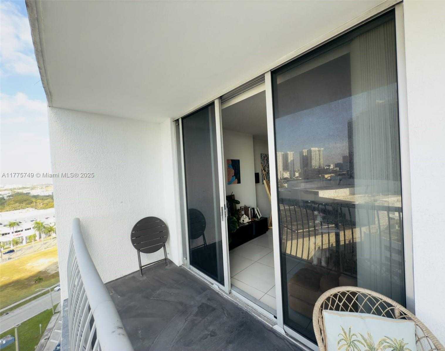 Small Image of 1750 NORTH BAYSHORE DR #1612, Miami Number 3
