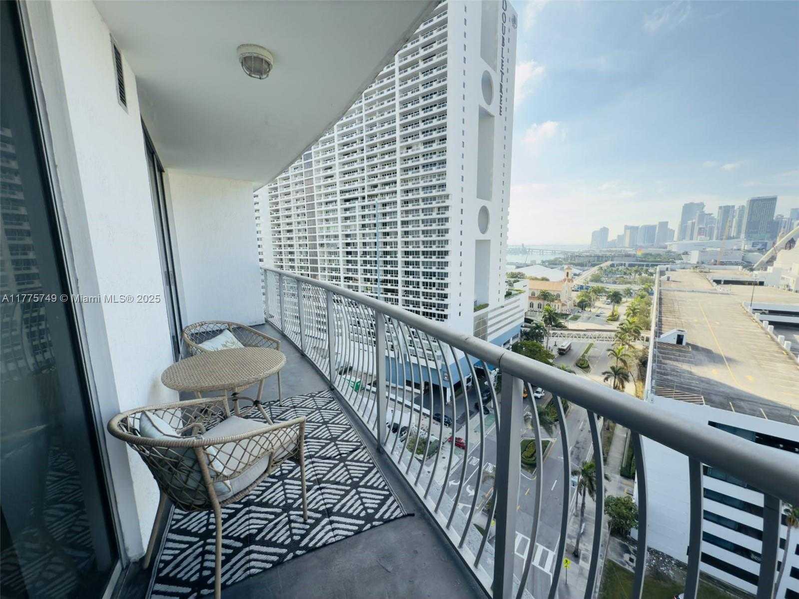 Small Image of 1750 NORTH BAYSHORE DR #1612, Miami Number 4