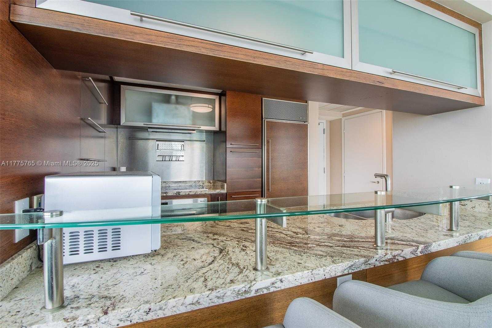 Small Image of 6000 INDIAN CREEK DR #11A, Miami Beach Number 14