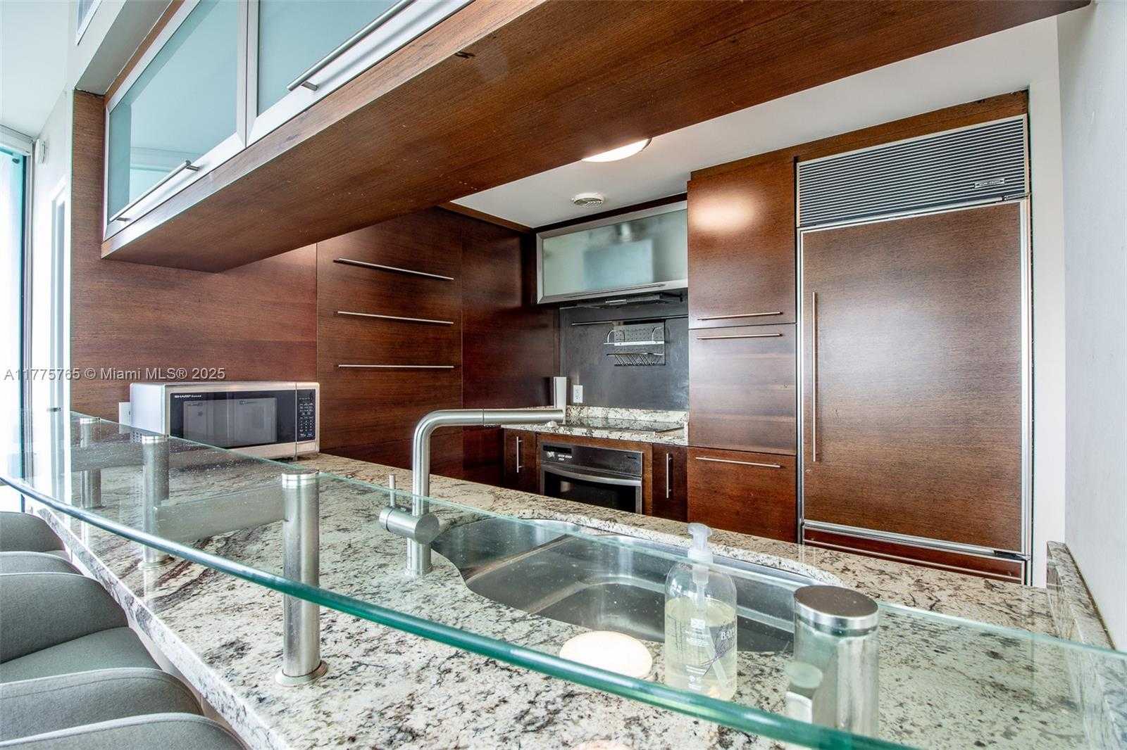 Small Image of 6000 INDIAN CREEK DR #11A, Miami Beach Number 15