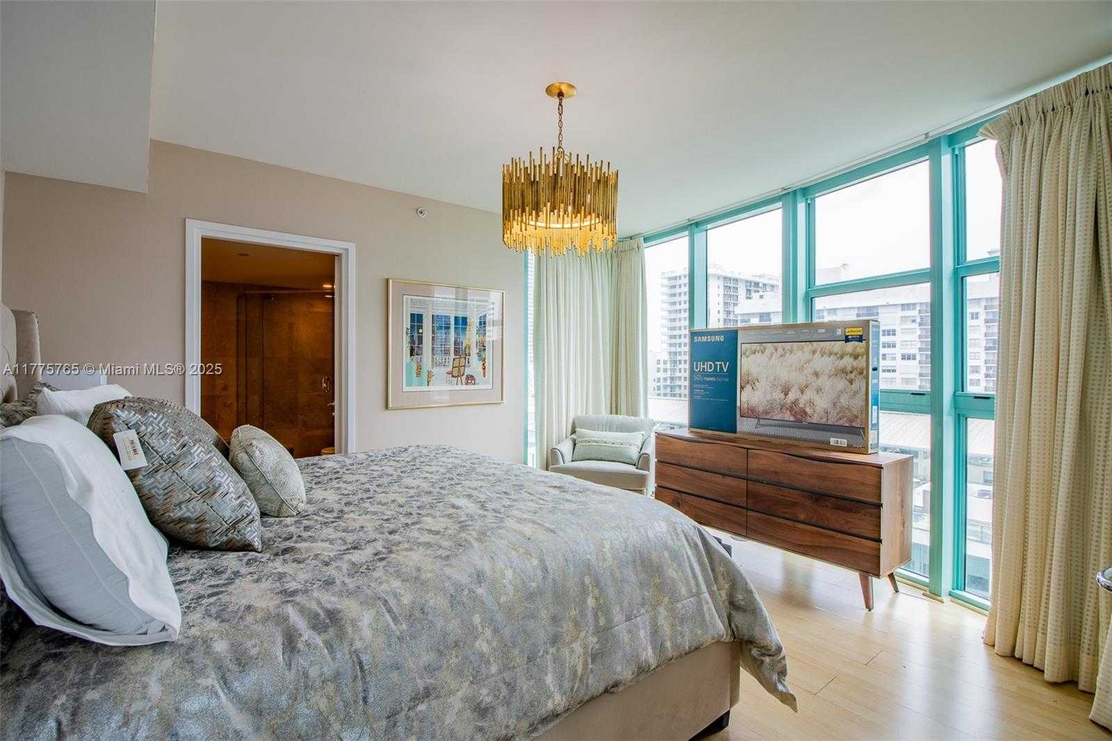 Small Image of 6000 INDIAN CREEK DR #11A, Miami Beach Number 19