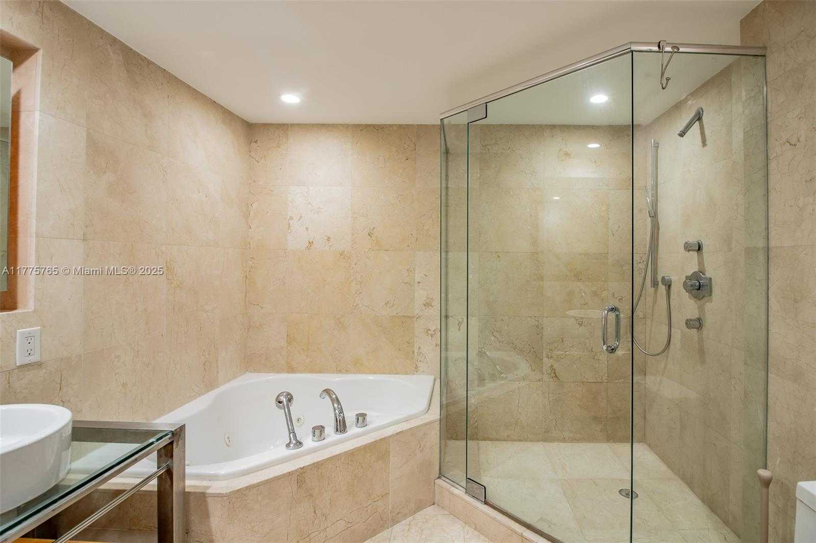 Small Image of 6000 INDIAN CREEK DR #11A, Miami Beach Number 21
