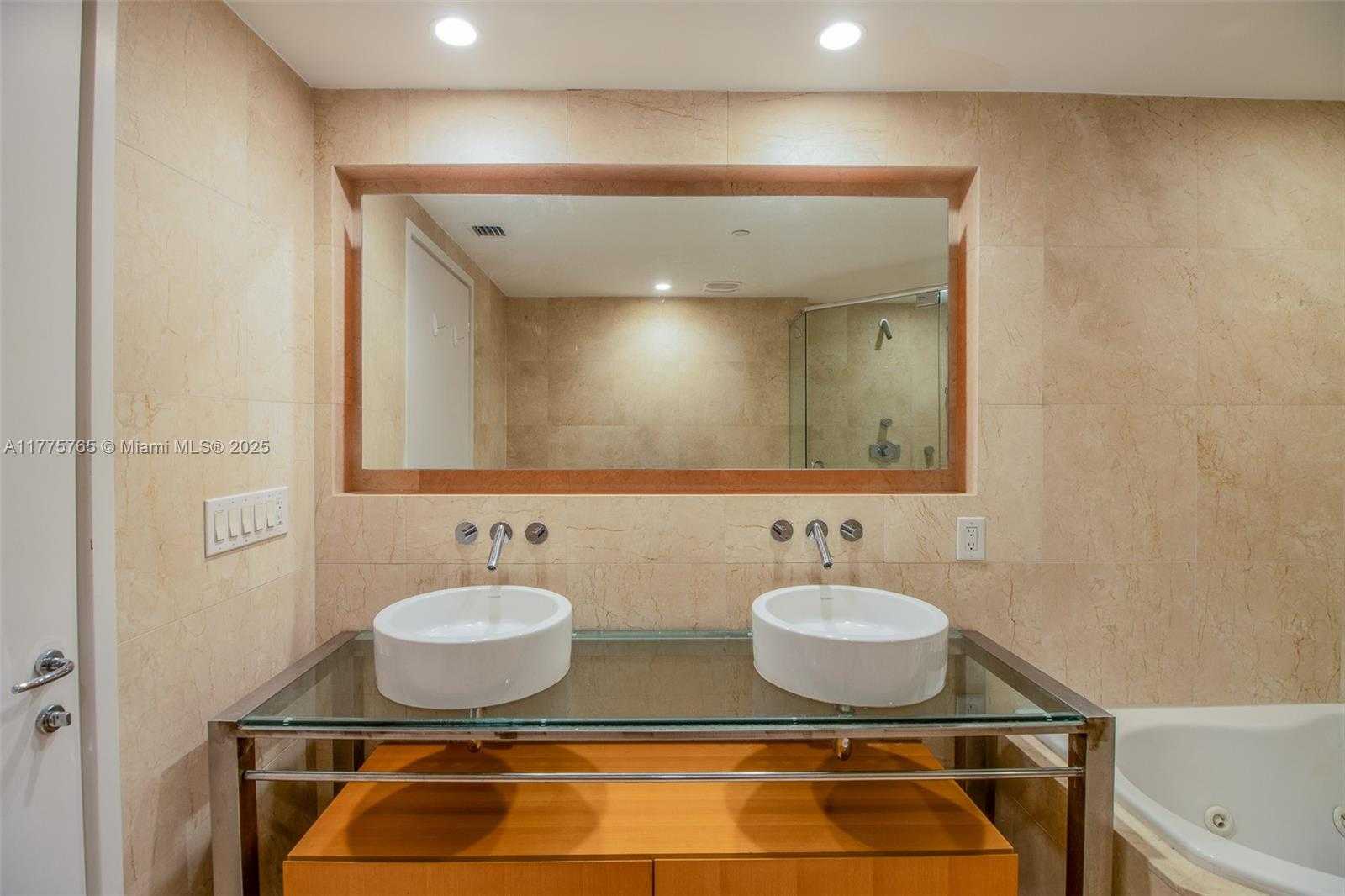 Small Image of 6000 INDIAN CREEK DR #11A, Miami Beach Number 23