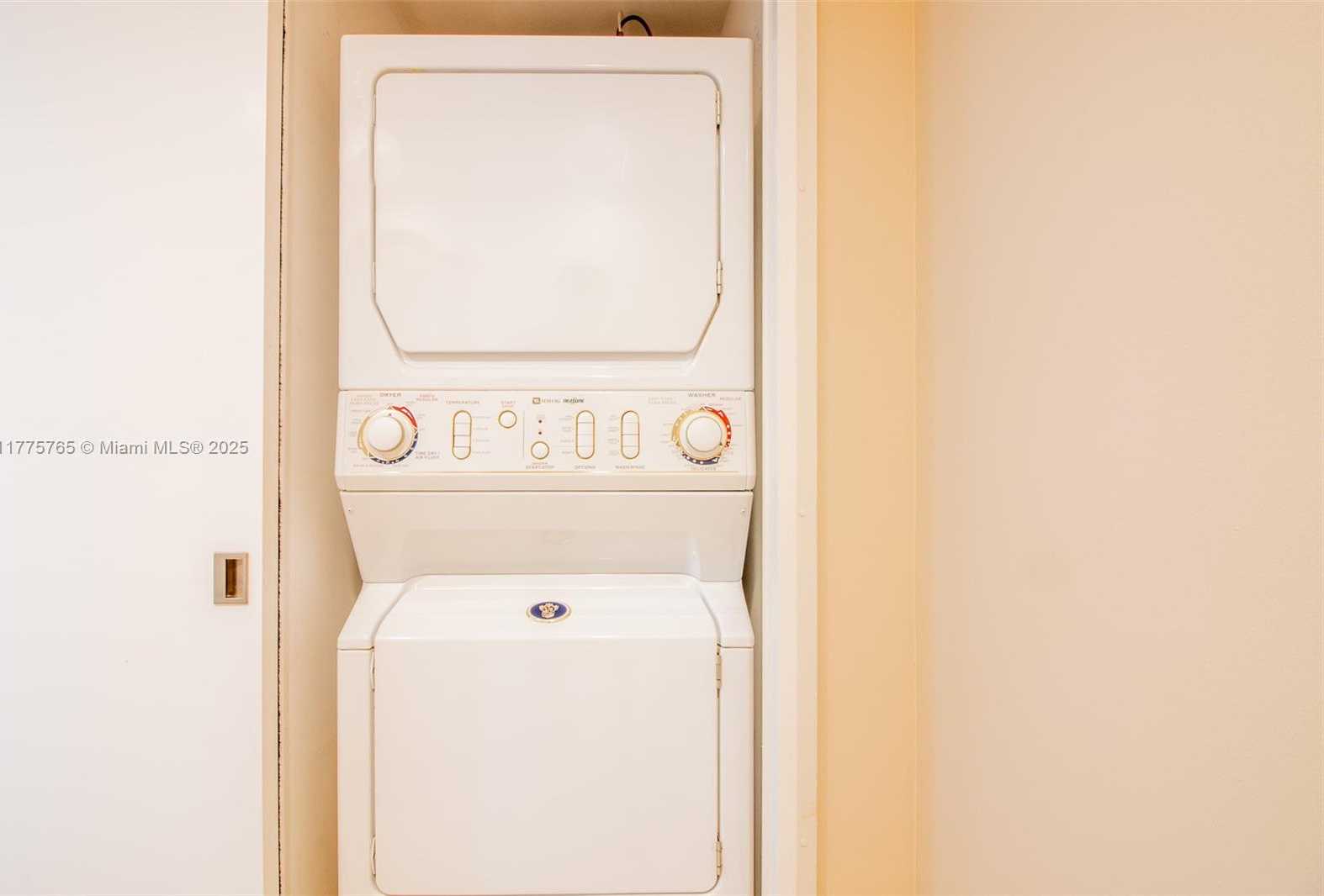 Small Image of 6000 INDIAN CREEK DR #11A, Miami Beach Number 29