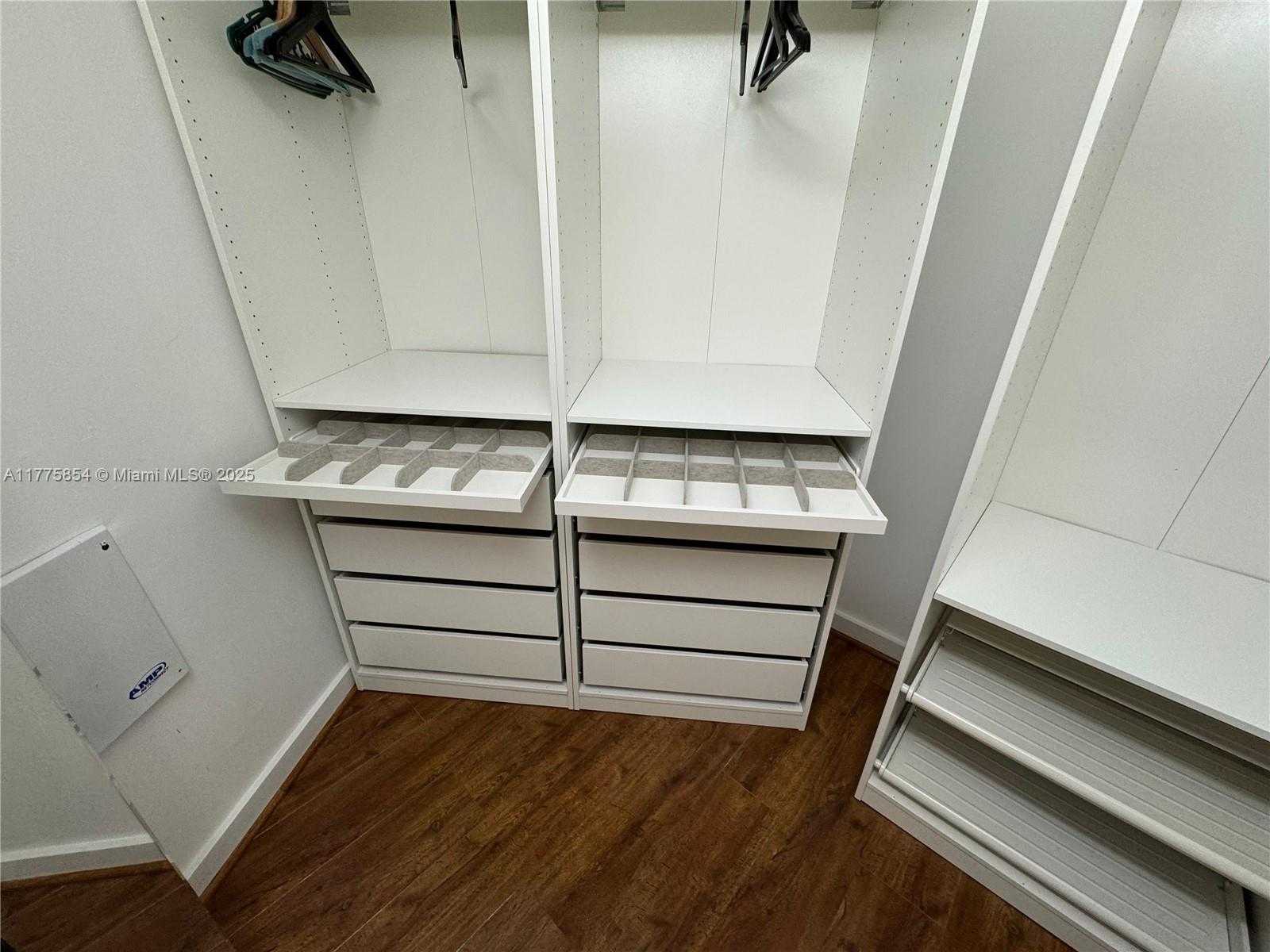 Small Image of 1900 NORTH BAYSHORE DR #4005, Miami Number 11