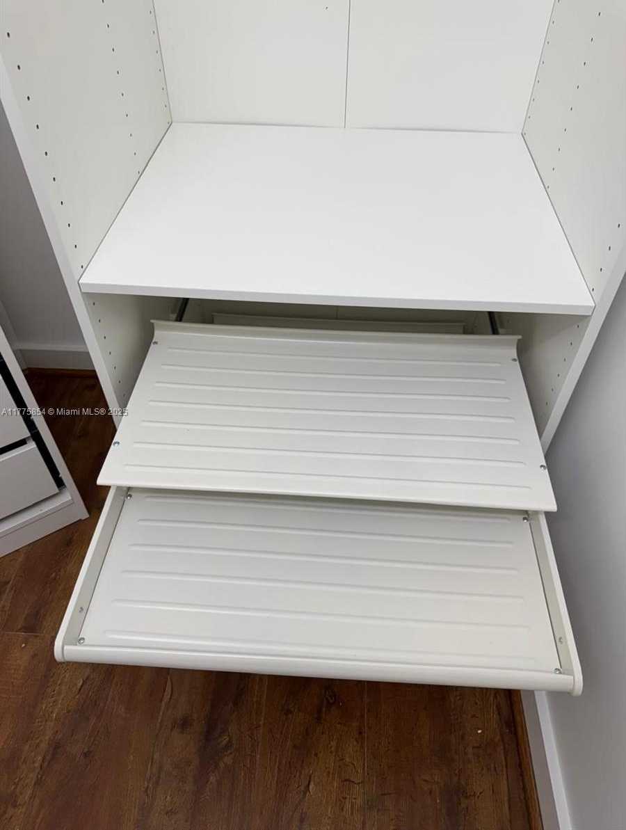 Small Image of 1900 NORTH BAYSHORE DR #4005, Miami Number 20